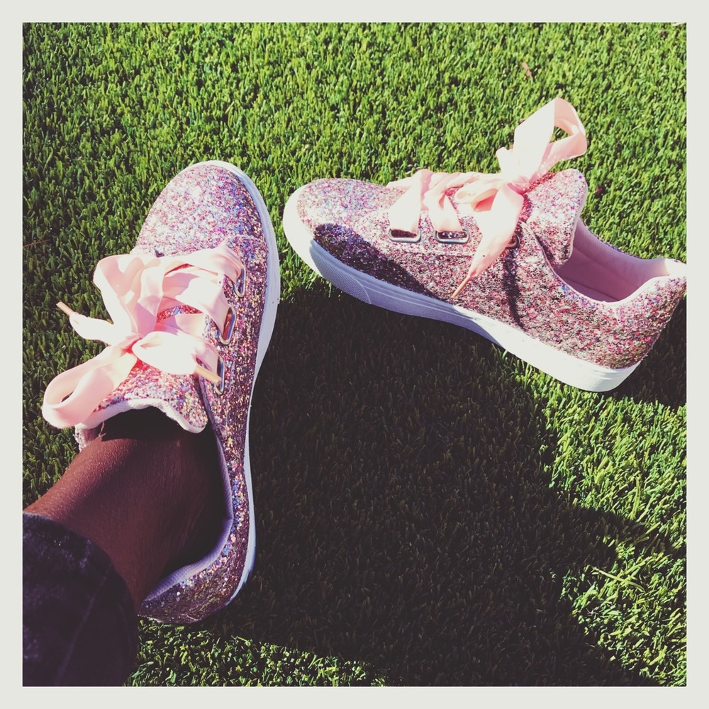 New Arrival- Rose Gold Glitter Sneakers - Picture 2 of 7